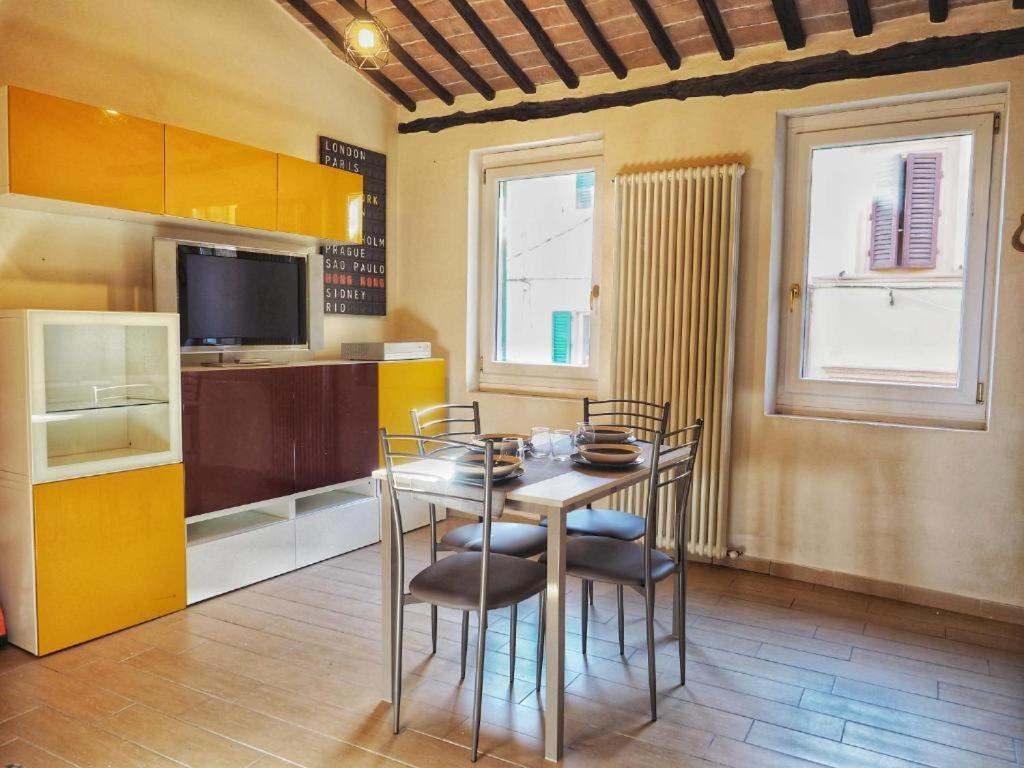 Contrada House By Francigenaapartments 锡耶纳 外观 照片